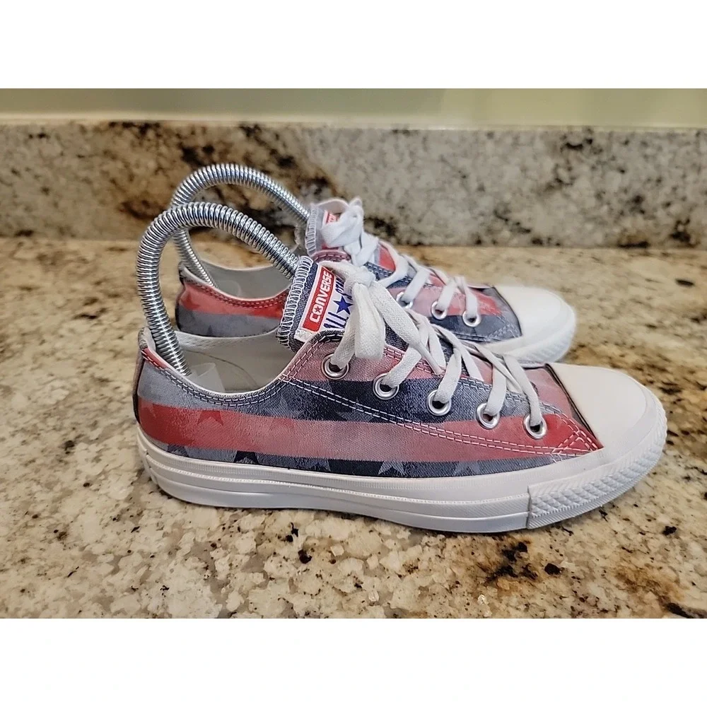 Women's Americana Stripped Canvas Converse Chuck Taylor All Star  Size 6